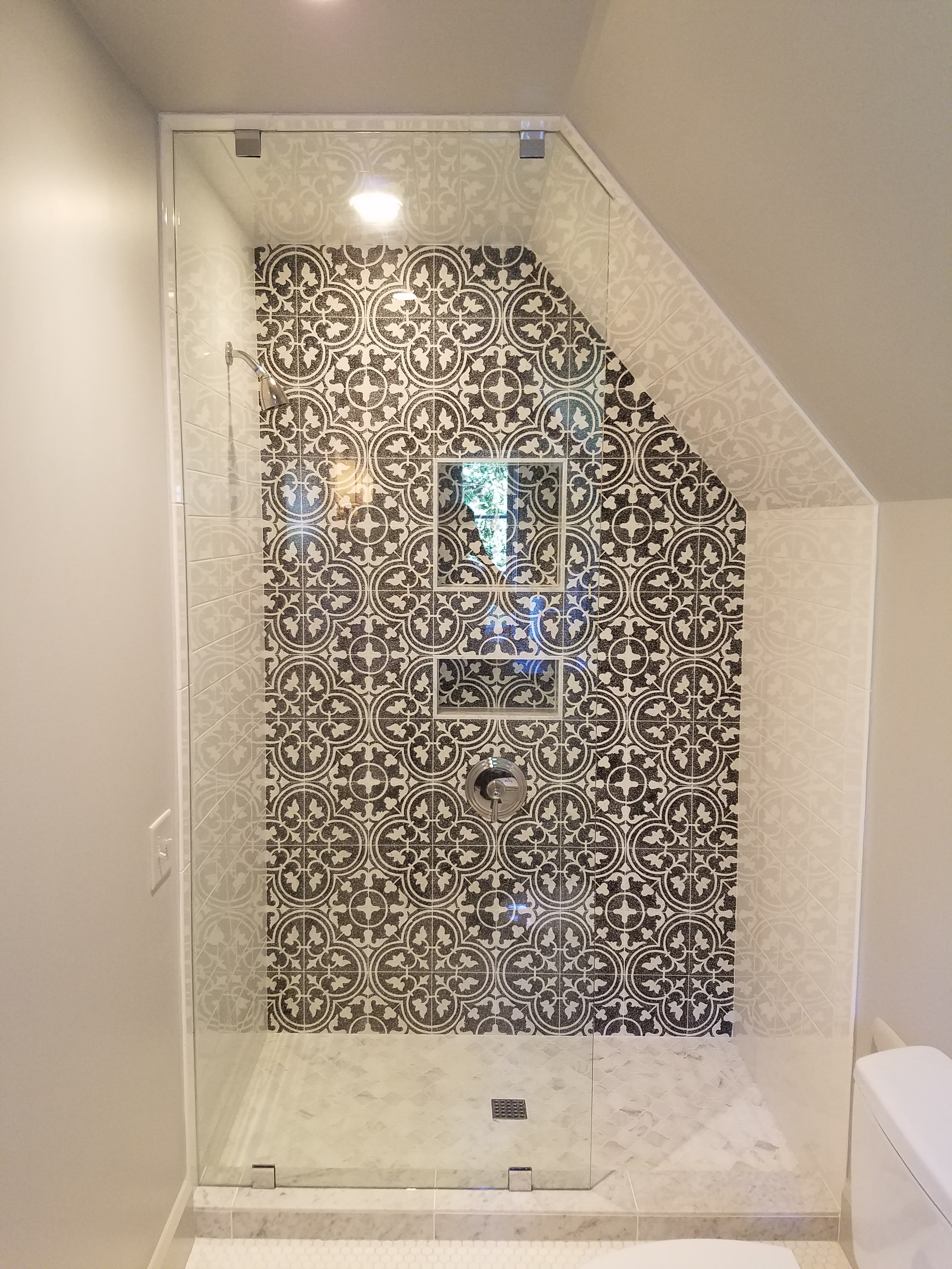 Frameless Panel Angle No door - Frameless Showers project by Custom Glass Works