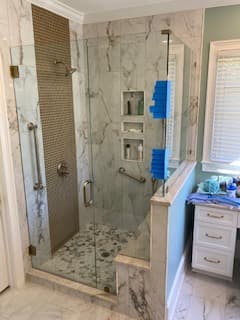 FramelessNotched - Frameless Showers project by Custom Glass Works
